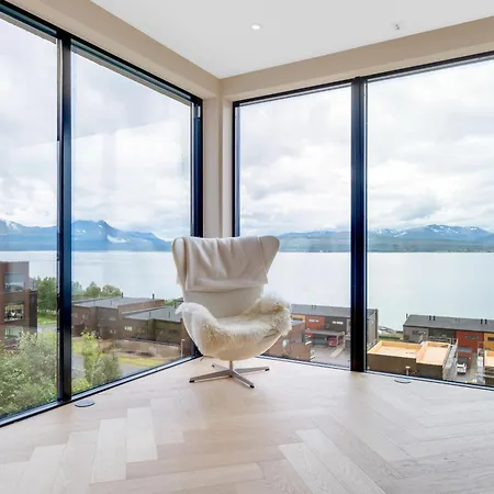 Floylia - Luxurious With Sauna & Sea View Villa Tromsø